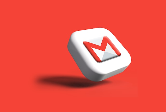 Krok po kroku: Jak założyć maila firmowego?